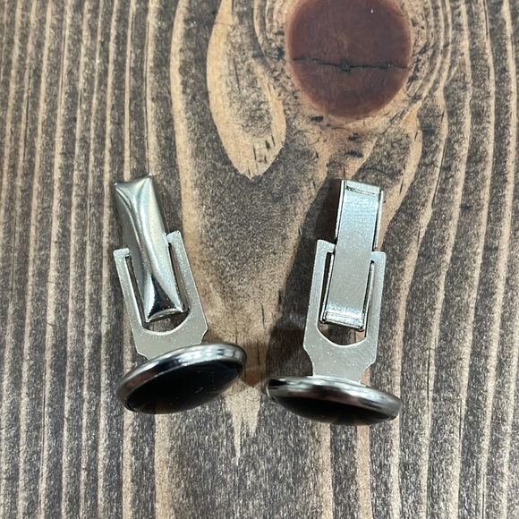 🌟3x Host Pick🌟Men’s Black & Silver Cuff Links - Picture 4 of 5